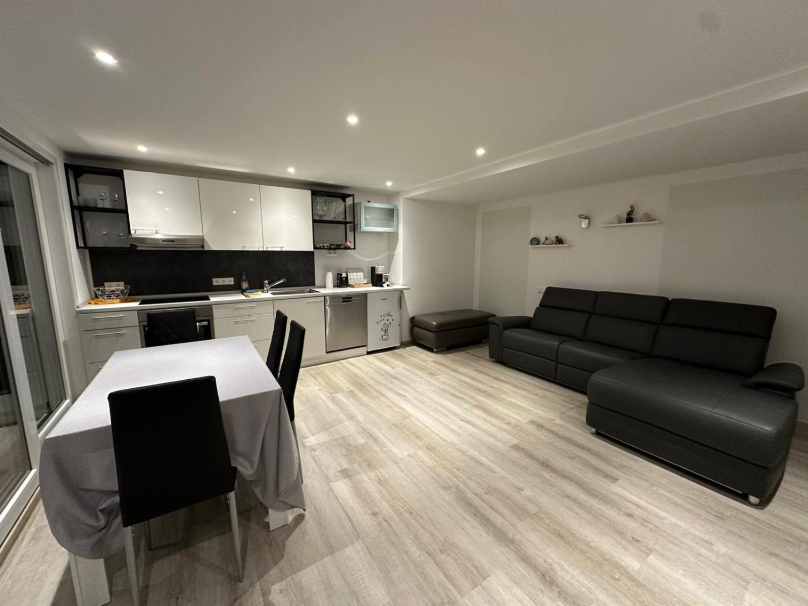 Ferienwohnung Gaestehaus Merzig Neubau Esterno foto